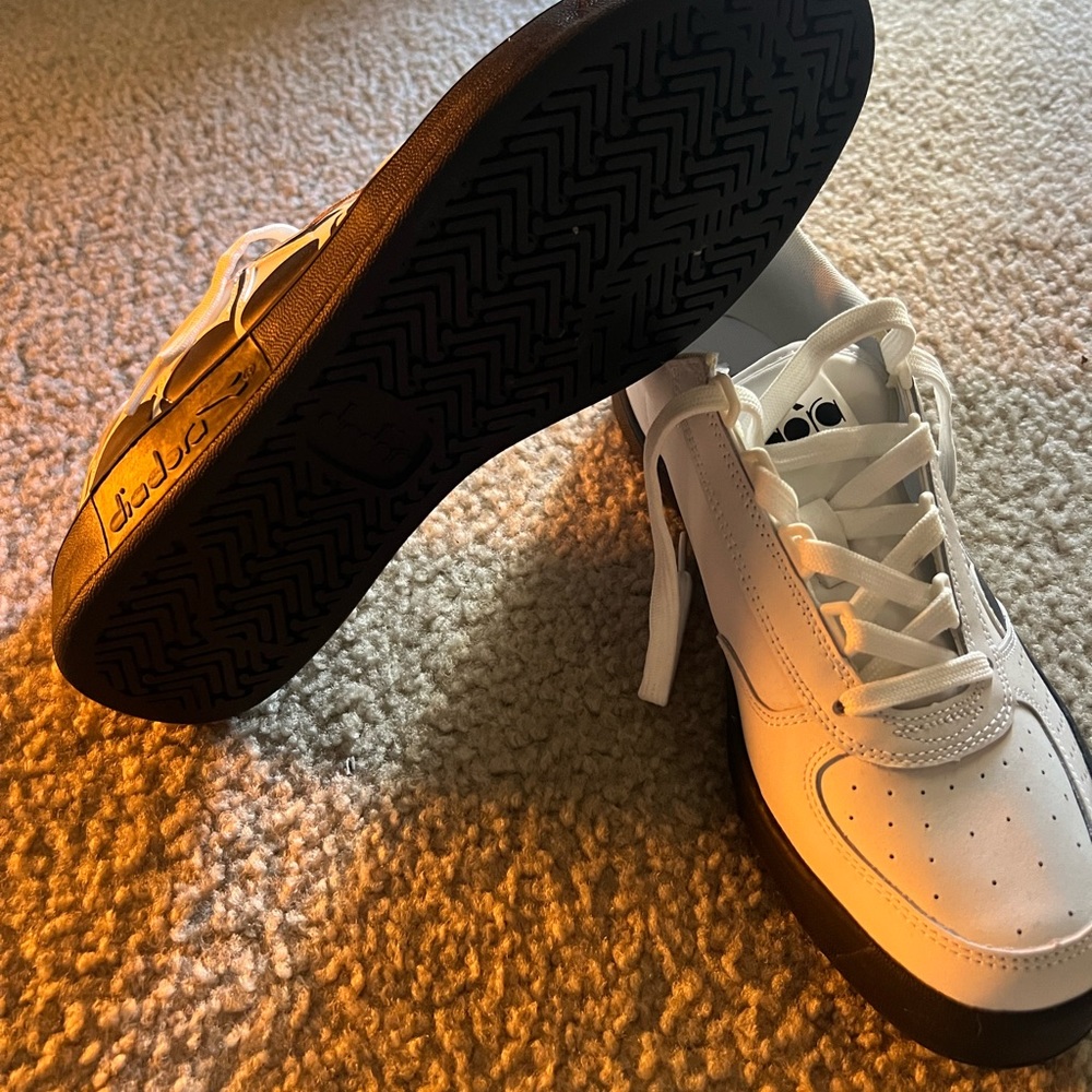 Diadora Sneakers new! Size US 9.5 fits like a size 10 - Picture 4 of 5